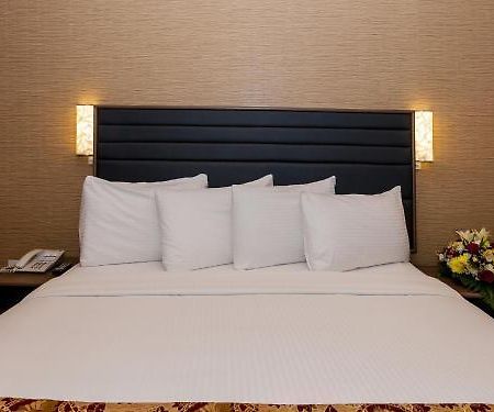 דובאי Oasis Deira Hotel מראה חיצוני תמונה