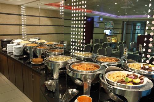 דובאי Oasis Deira Hotel מראה חיצוני תמונה
