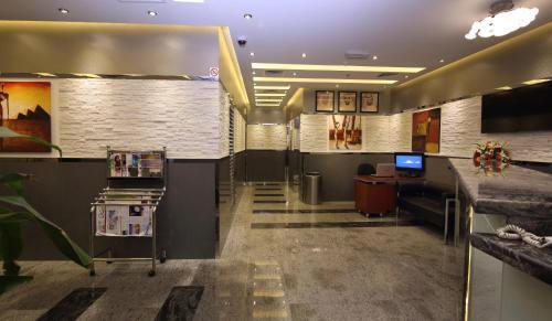 דובאי Oasis Deira Hotel מראה חיצוני תמונה
