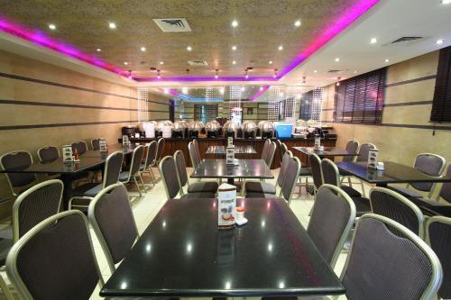 דובאי Oasis Deira Hotel מראה חיצוני תמונה