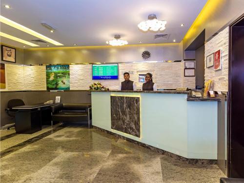 דובאי Oasis Deira Hotel מראה חיצוני תמונה