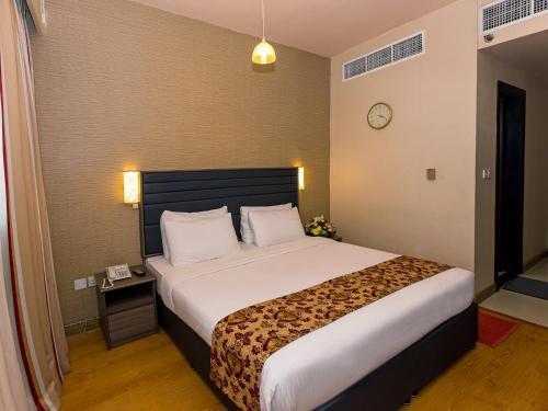 דובאי Oasis Deira Hotel מראה חיצוני תמונה