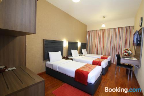 דובאי Oasis Deira Hotel מראה חיצוני תמונה