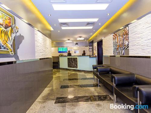 דובאי Oasis Deira Hotel מראה חיצוני תמונה